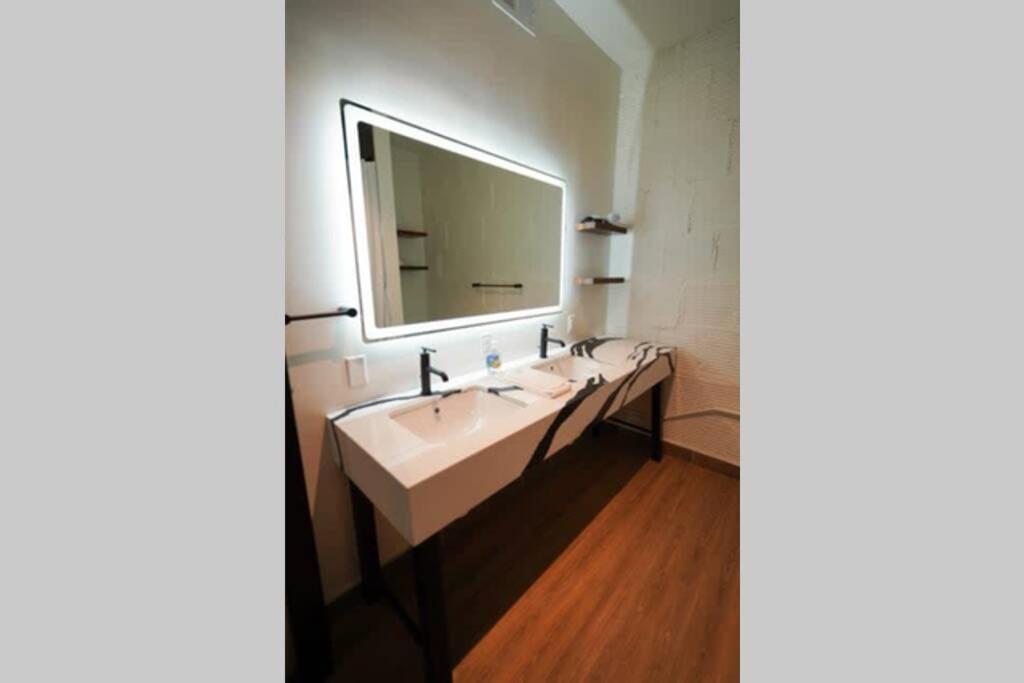 3E - *Renovated* 3 Min To Hillman Cancer Center Sleeps 6 Pittsburgh Eksteriør billede